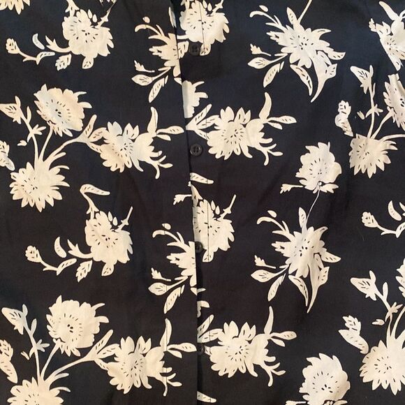 Chadwick’s Black & White Floral Button Down Tunic Size Small With Pockets - Picture 5 of 6
